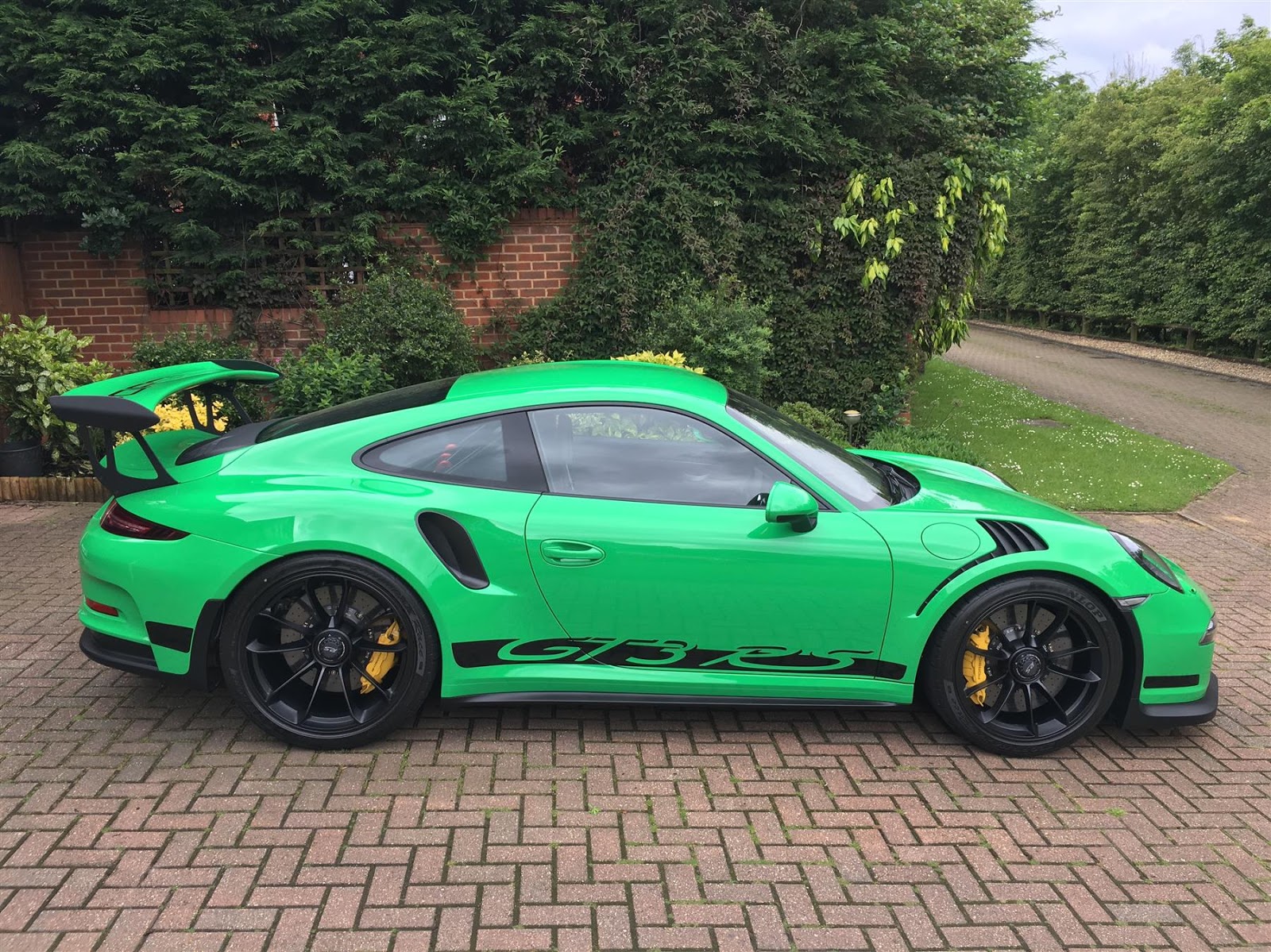Bright Green Porsche 911 Gt3 Rs For Sale In Uk R43 Million