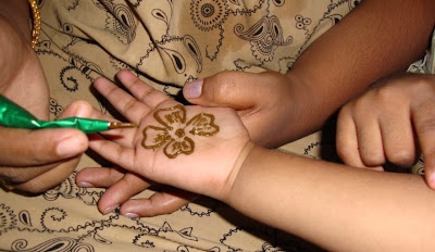 Simple Mehndi Design for Kids