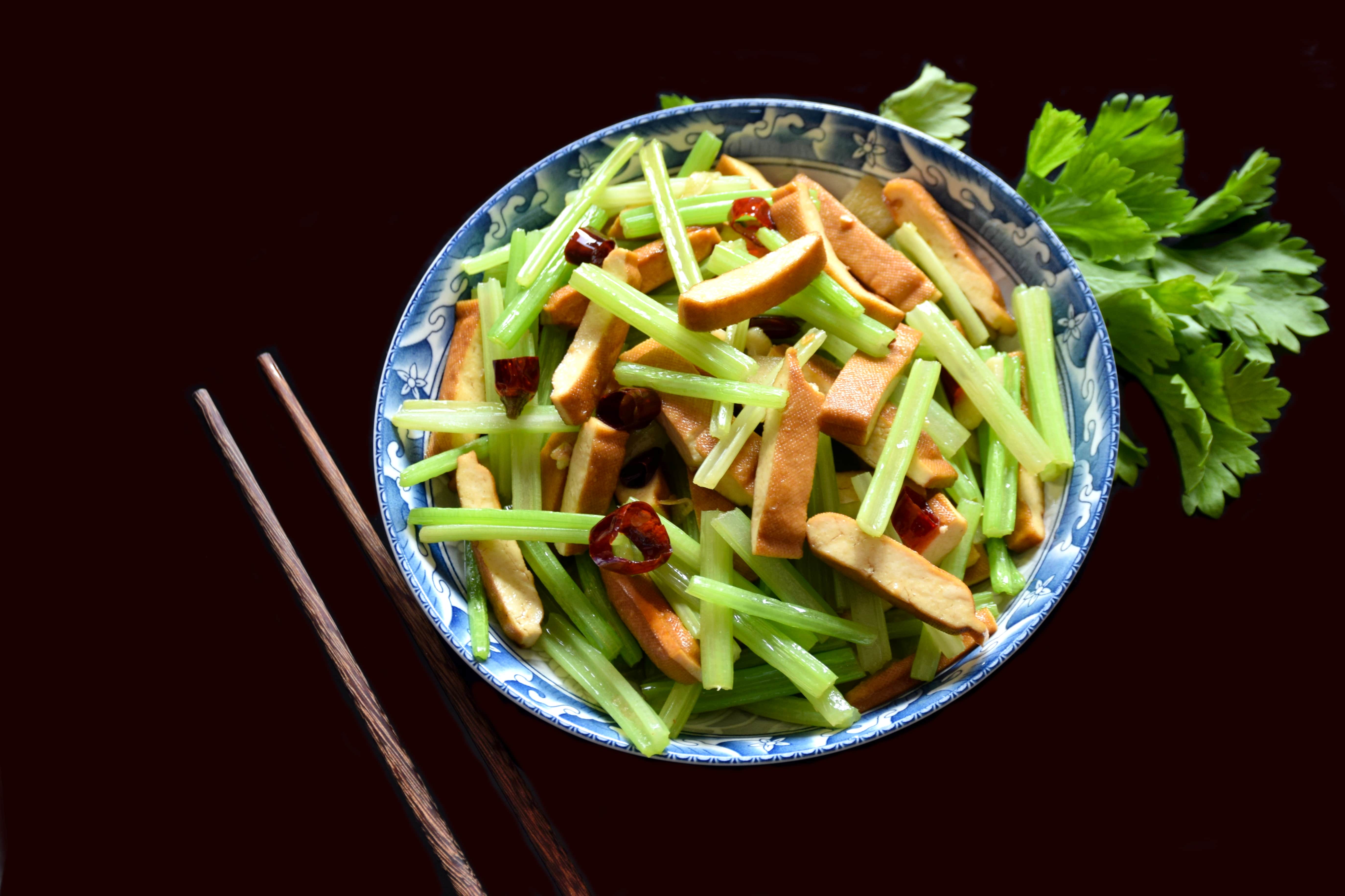 Stir-Fried Dried Tofu and Celery