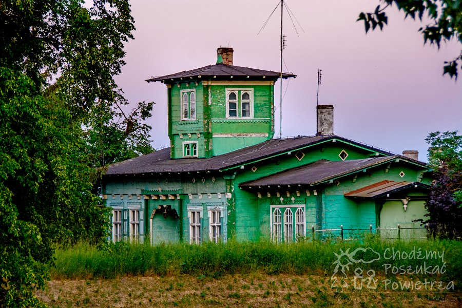 Korzeniewo. Wodowskaz. Kociewie. Wisła. Port rzeczny. Drewniana architektura.