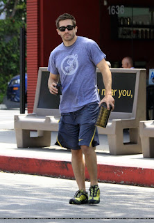 Coffee Shop Silverlake on Hollywood Hunks  Jake Gyllenhaal At Lamill Coffee Shop In Silver Lake