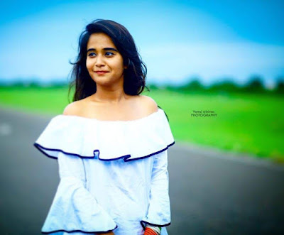 deepthi sunaina photos, images