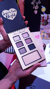 regali di natale sephora - palette super fun night too faced too faced_01