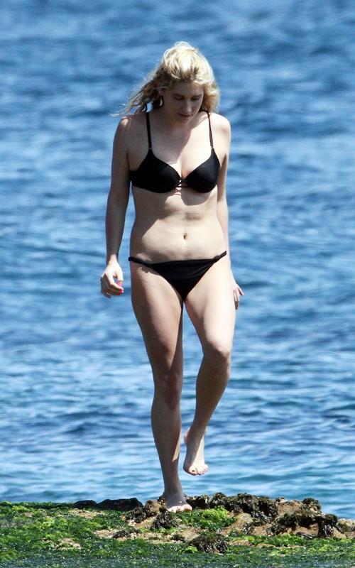 Kesha Sebert in a bikini in Sydney 11 10 10 
