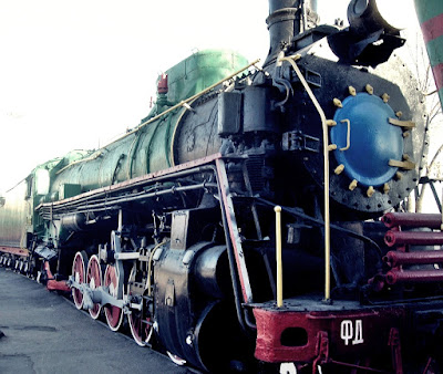 Узбекистан Ташкент музей паровоз  Uzbekistan Tashkent museum locomotive