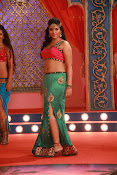 Anjali sizzling in Mada Gaja Raja-thumbnail-7