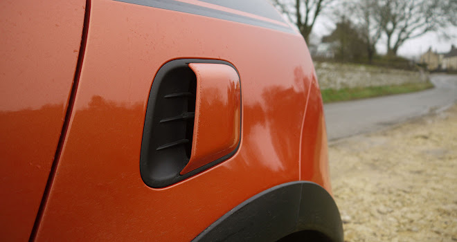 Renault Twingo GT side scoop