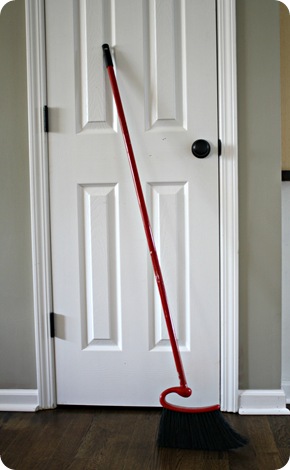 use broom pole for painting