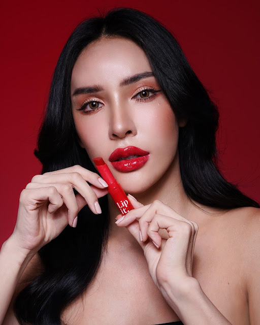 Nisamanee Lertvorapong – Most Beautiful Transgender Lipstick Ad Model