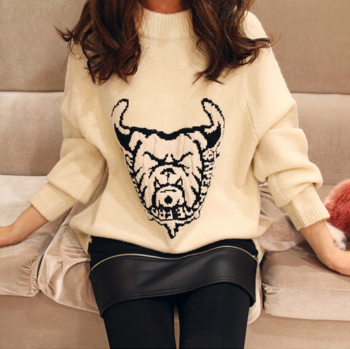 Bulldog Design Knit Pullover