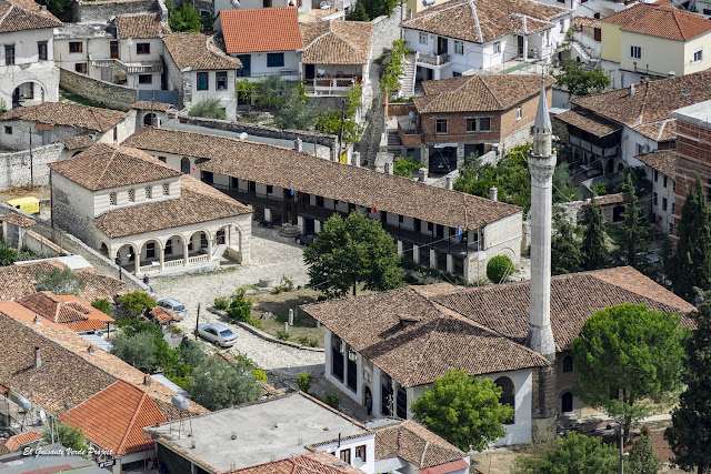 Centro Medieval, Berat - Albania, por El Guisante Verde Project