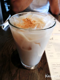 Cafe Con Leche_Logan Square_Horcata milk cinnamon drink_by black apple
