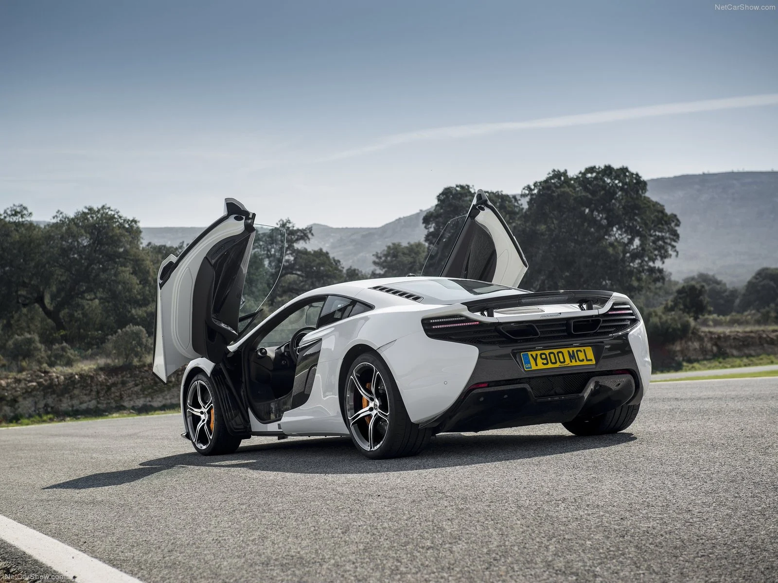 Hình ảnh siêu xe McLaren 650S 2015 & nội ngoại thất