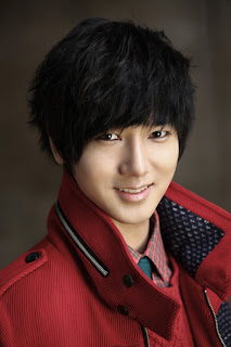 http://vietsukino.blogspot.com/2012/09/fakta-yesung-super-junior.html