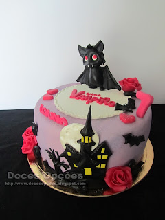 Bolo de aniversário Chica Vampiro doces opções