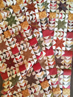 Jo Morton's Rhubarb Crisp table runner: QuiltBee