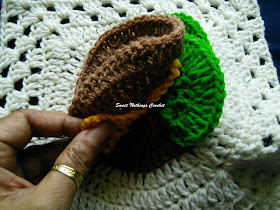 free crochet pattern, free crochet mitered granny square pattern, free crochet play food pattern, free crochet burger bun pattern, Oswal Cashmilon, Pradhan stores, Project Chemo Crochet,