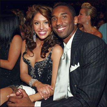 The "house on a finger" -. Vanessa and Kobe Bryant 