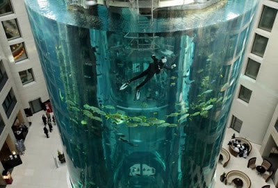 Aquadom 01 ΔΕΙΤΕ: Το μεγαλύτερο ενυδρείο στον κόσμο!!!
