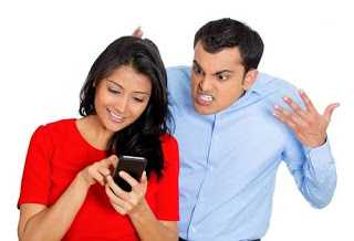 3 Things Ladies Do That Make Their Boyfriends Jealous