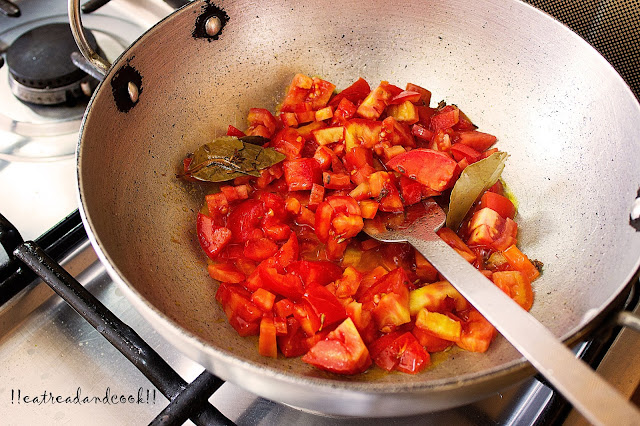 easy and simple bengali recipe and preparation omato Diye Mug er Dal recipe / Bengali Moong Dal with Tomatoes recipe with step by step pictures