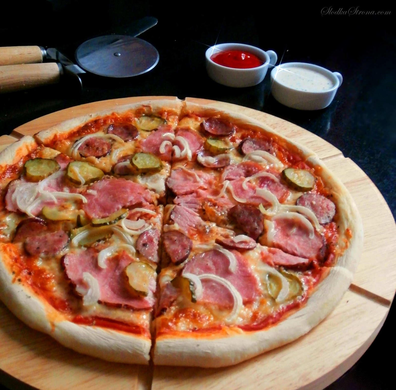 Domowa Pizza Wiejska - Przepis - Słodka Strona