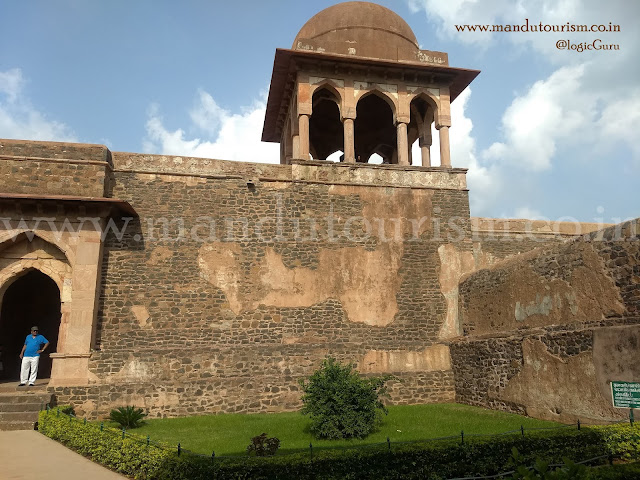 Information about Baz Bahadur Palace Mandu