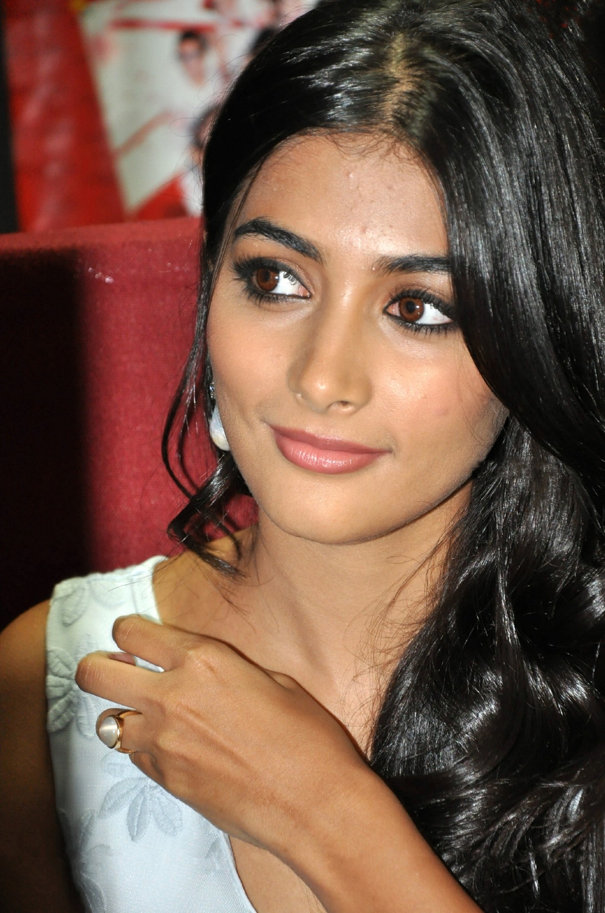 Pooja Hegde HD UHD High Re-Solution Photo