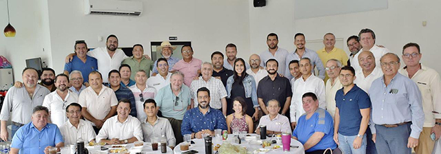 Ex dirigentes estudiantiles de la UADY celebran Almuerzo de la Amistad