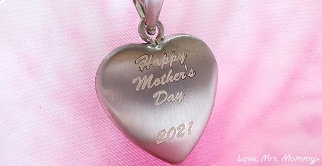 pictures on gold, heart locket, mother's day locket, personalized jewelry