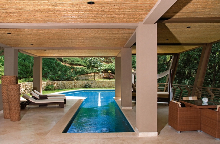 Swimming pool in Bartlett Home by SARCO Architects
