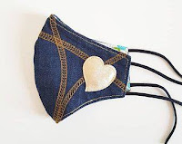 Máscaras hechas con jeans reciclados