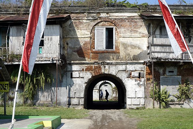 Lorong masuk utama Benteng Willem Ambarawa