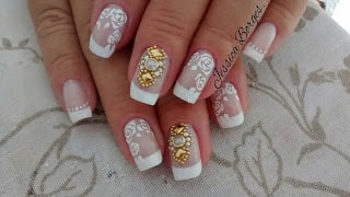 unhas decoradas com joias de unha