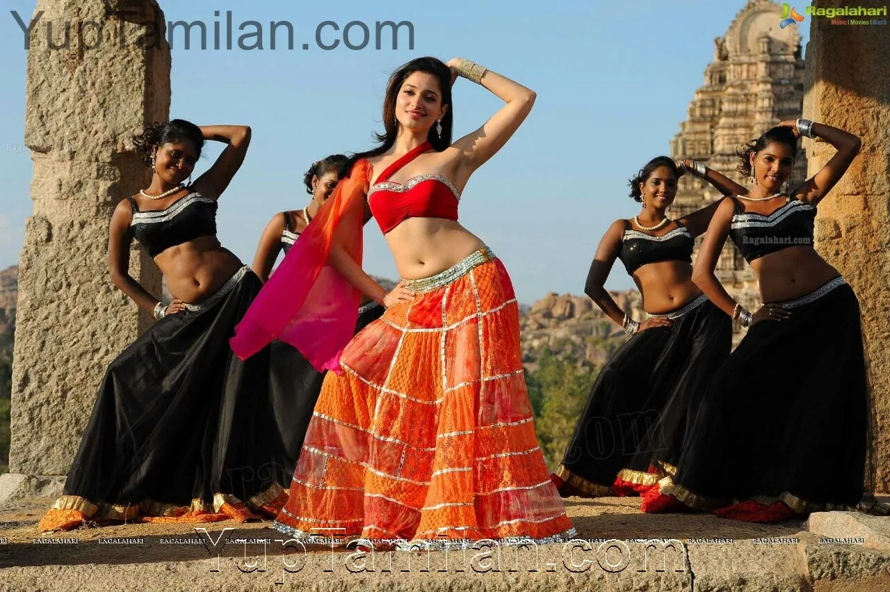 Tamanna Hot Navel Show-Belly Pics