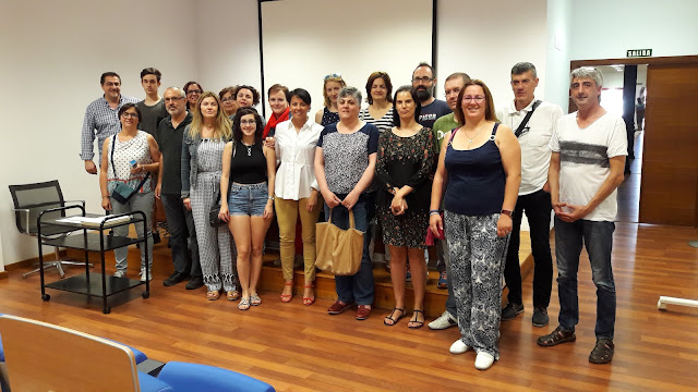 Rosa Luna entrega los diplomas a los alumnos de los útimos cursos del Imfe de Ponferrada (León)