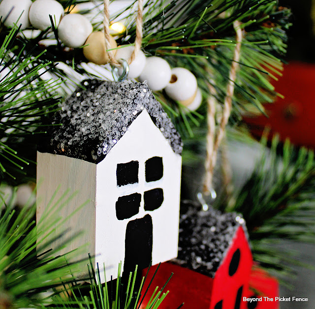 Sweet Little DIY House Ornaments