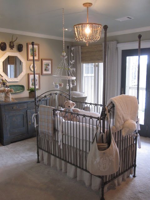 neutral  nursery via http://bellissimoandbella.blogspot.com/2013/04/our-little-mans-nursery-reveal.html