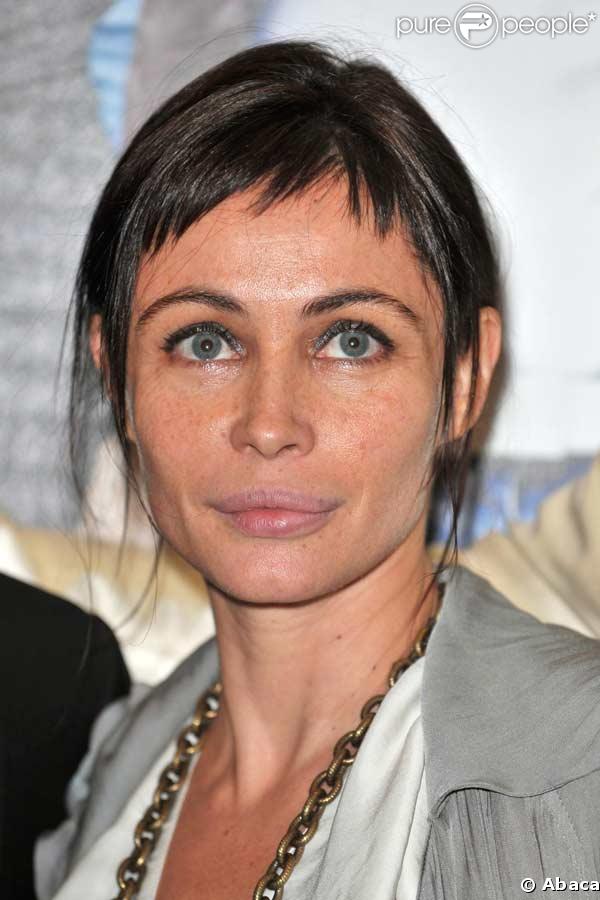 Emmanuelle Beart Posted by zbarr at 242 AM