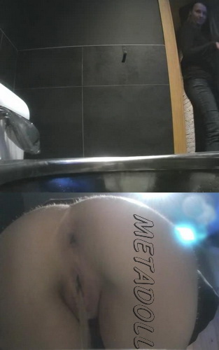 Restaurant staffer for installing camera in women’s washroom (Coffee VIP Toilet 03)