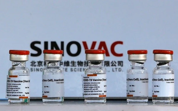 một y tá Indonesia đã tử vong sau 9 ngày tiêm vắc-xin Sinovac của Trung Quốc