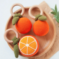 mordedor naranja a crochet