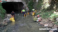 Percepatan Progres Citarum Harum, Satgas Sektor 22 Sub 12 Bersihkan Sungai Cikapundung