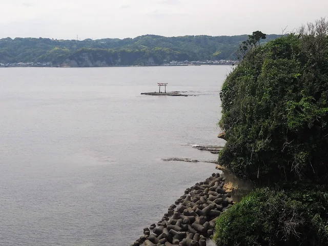 勝浦　八幡岬公園　沖の鳥居