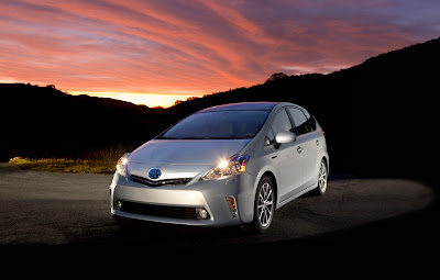 2012 Toyota Prius V Car Wallpaper