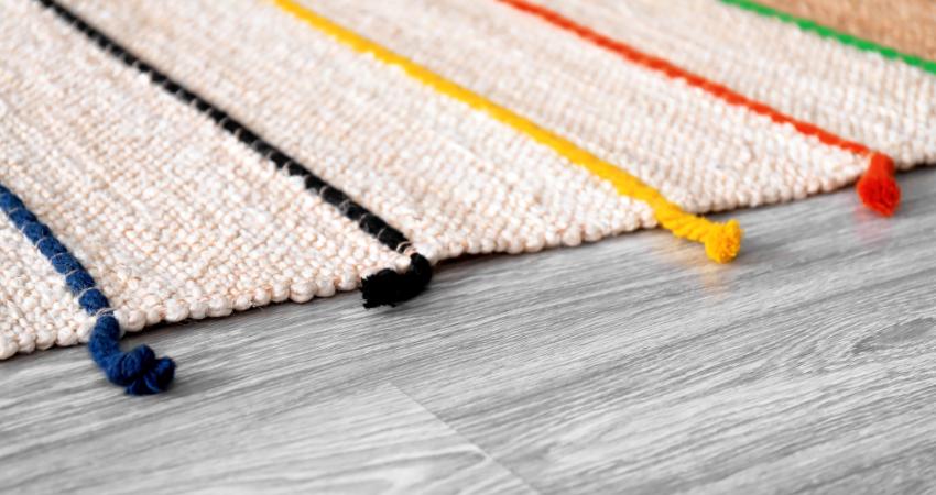 kelebihan dan kekurangan karpet lantai