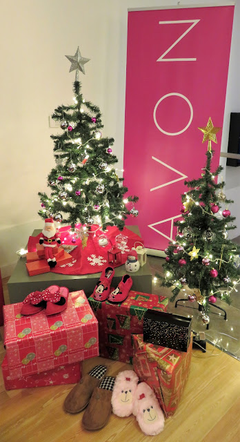 AVON XMAS SHOWROOM