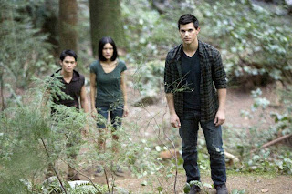 the-twilight-breaking-down-part-1-Booboo-Stewart_Julia-Jones_Taylor-Lautner