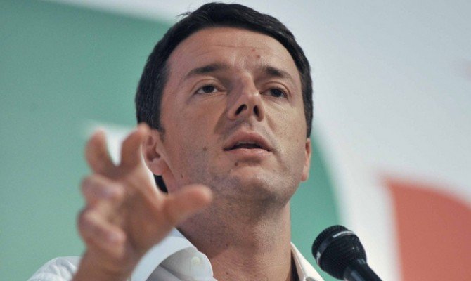 Renzi: "Obama disponibile all'impiego di mezzi per contrastare gli scafisti"