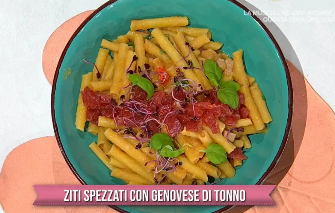 Ziti spezzati con genovese di tonno